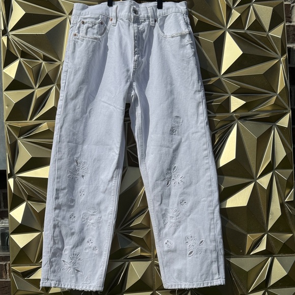 American Eagle Outfitters White Eyelet pants 8 short - Picture 6 of 8